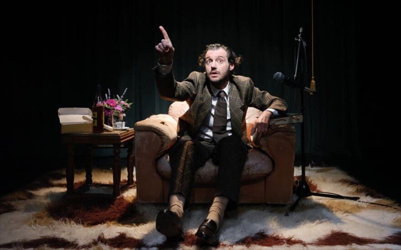 eidame-tin-parastasi-o-tipotas-mia-ponemeni-istoria