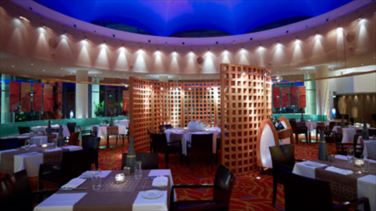 xristougenna-opos-palia-sto-hilton