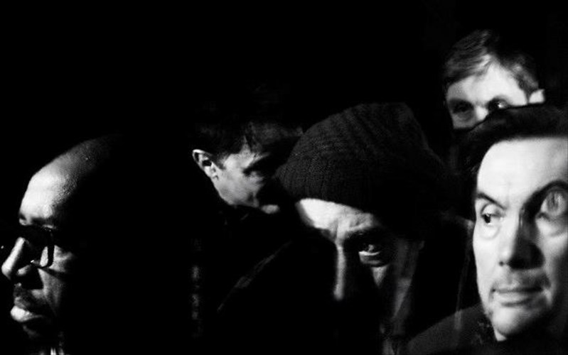 oi-tindersticks-dunamika-to-fthinoporo-stin-athina