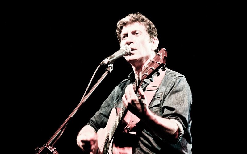 o-sokratis-malamas-se-anodo-me-megala-kefia