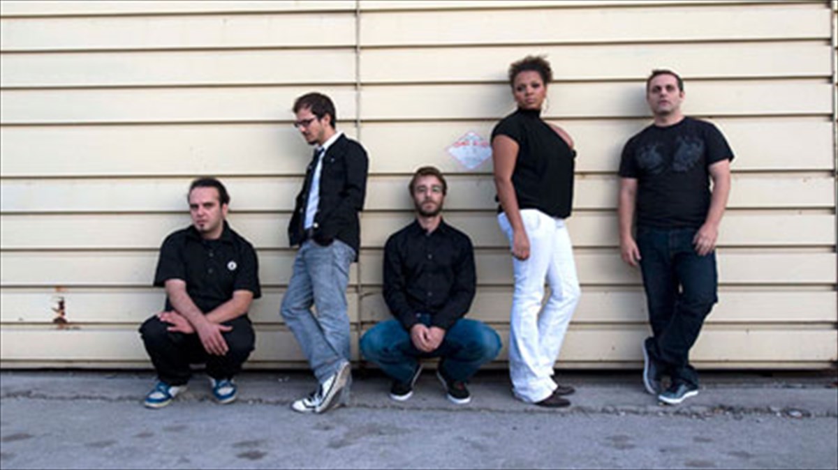 after-christmas-party-me-ton-zak-stefanou-kai-tin-mpanta-koala