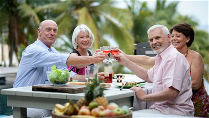 oi-ilikiomenoi-pou-trefontai-ugieina-zoun-perissotero