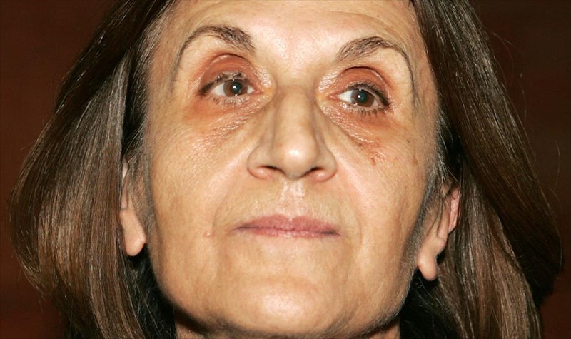 sti-suggrafiki-kouzina-tis-maros-douka