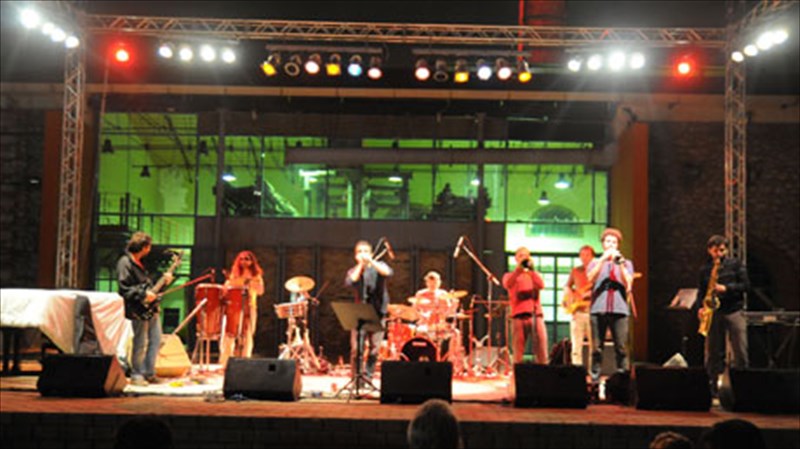 oi-biri-biri-zontana-sto-6-dogs-dogs