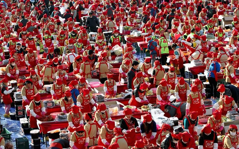 geustiki-ekdilosi-gia-tous-aporous-sti-notia-korea