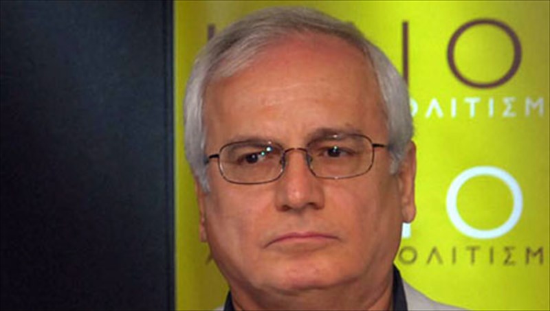 h-sugxroni-elliniki-poiisi-taksideuei-stin-agglia