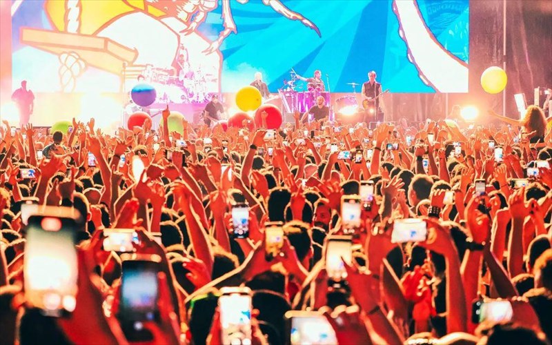 rock-n-roll-parti-me-tous-the-offspring-stin-enarksi-tou-release-athens-2024