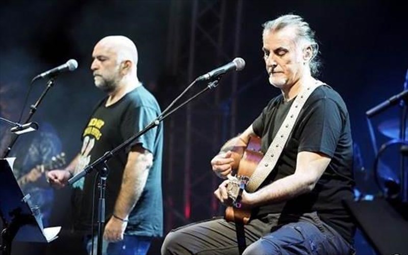 i-sunaulia-ton-puks-laks-ston-lukabitto-tha-baleifotia-sta-sunaisthimata