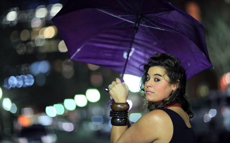 katerina-polemi-i-neari-parousia-piso-apo-tis-melodies-tis-tainias-mikra-agglia-neari-parousia-piso-apo-tis-melodies-tis-tainias-mikra-agglia