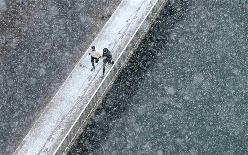 to-proto-xioni-tis-xronias