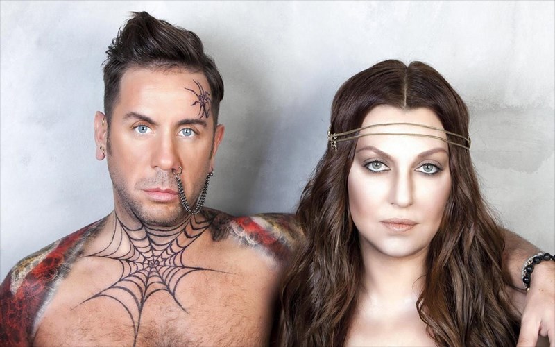 mazonakis-garmpi-mazi-sto-fotaerio