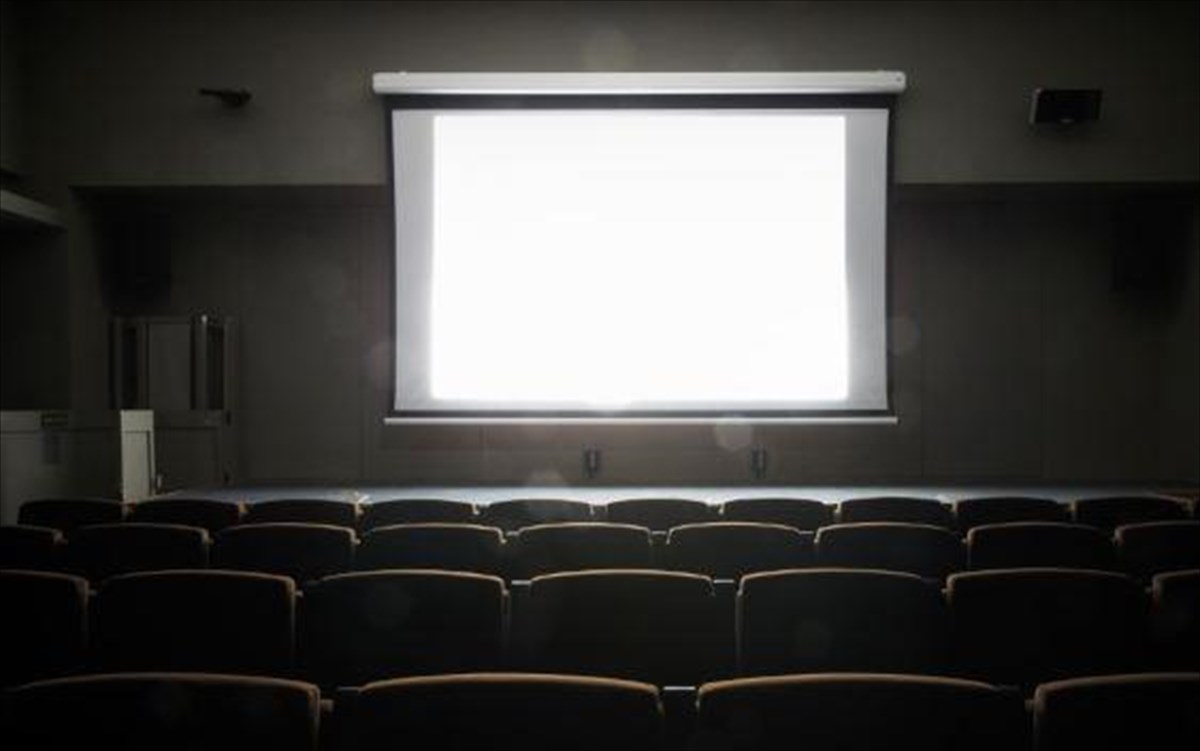 aithousa-probolon-emst-fotografia-stephie-grape