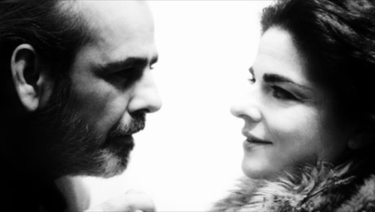 i-mania-papadimitriou-kai-o-nikos-arbanitis-epi-skinis-nikos-arbanitis-epi-skinis