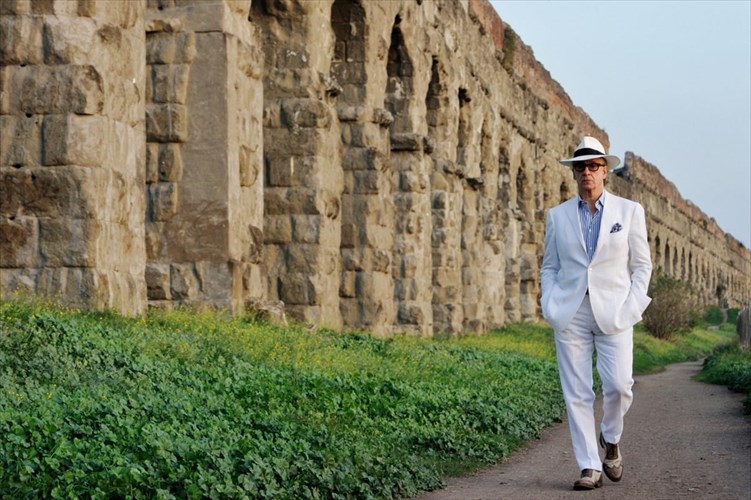 kritiki-tainias-i-teleia-omorfia