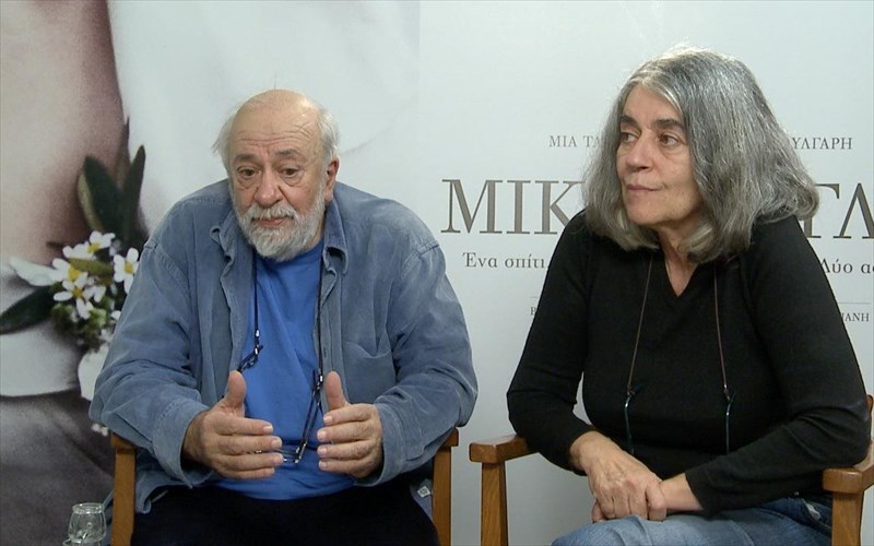 mikra-agglia-oi-suntelestes-tis-tainias-miloun-sto-clicklife