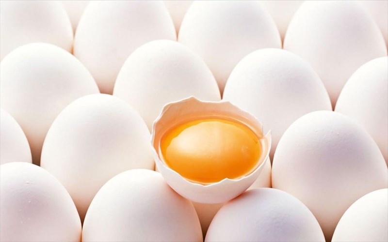 poies-bitamines-kai-threptika-sustatika-periexei-ena-augo