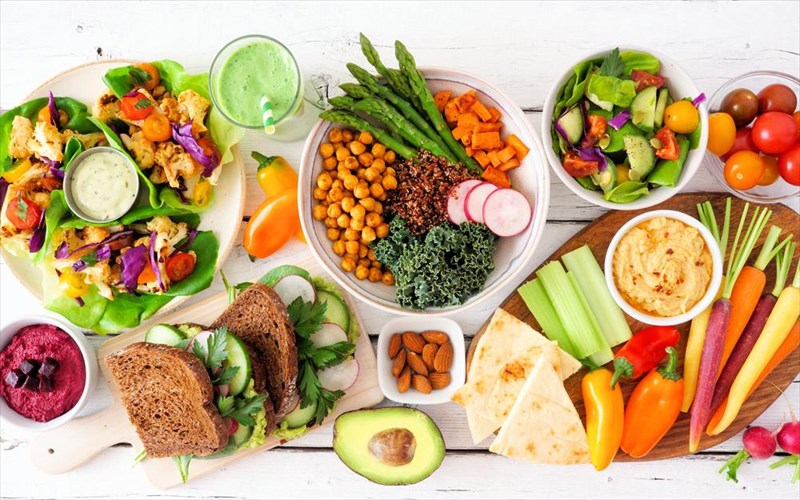 pos-tha-petuxete-tin-katanalosi-toulaxiston-30-diaforetikon-futikon-trofon-tin-ebdomada-gia-kaluteri-ugeia