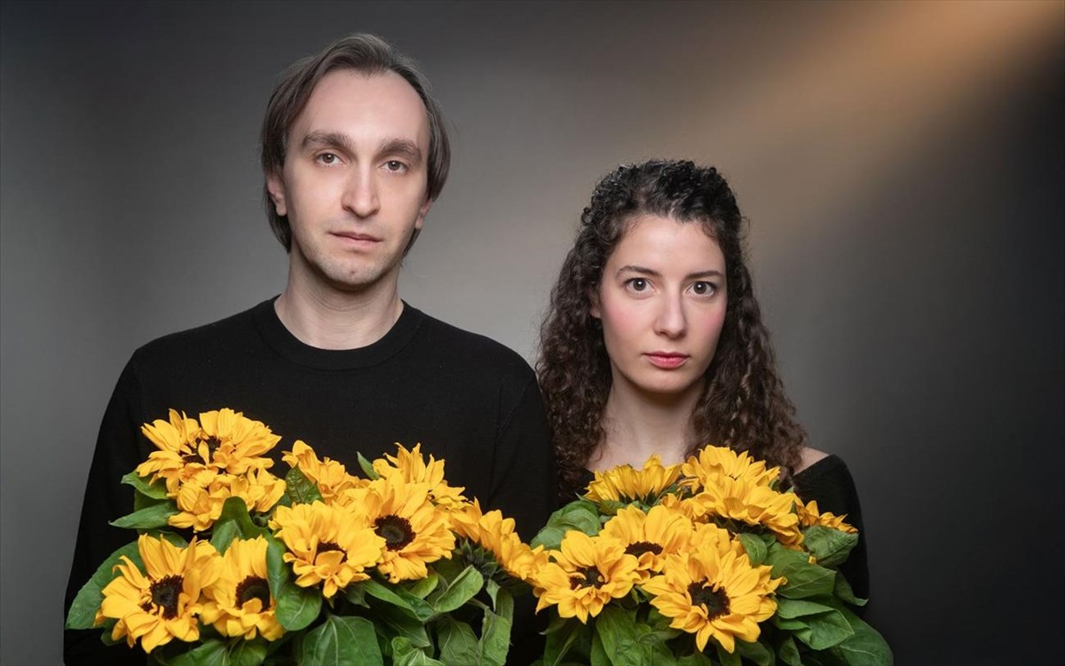 to-ergo-ton-duo-xaraktiron