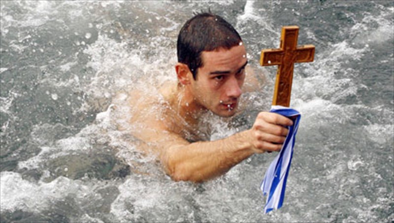 ta-ethima-ton-foton-stin-ellada