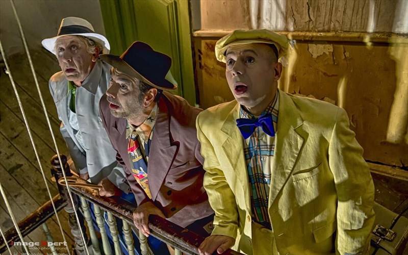 treis-anergoi-klooun-pou-mas-moiazoun