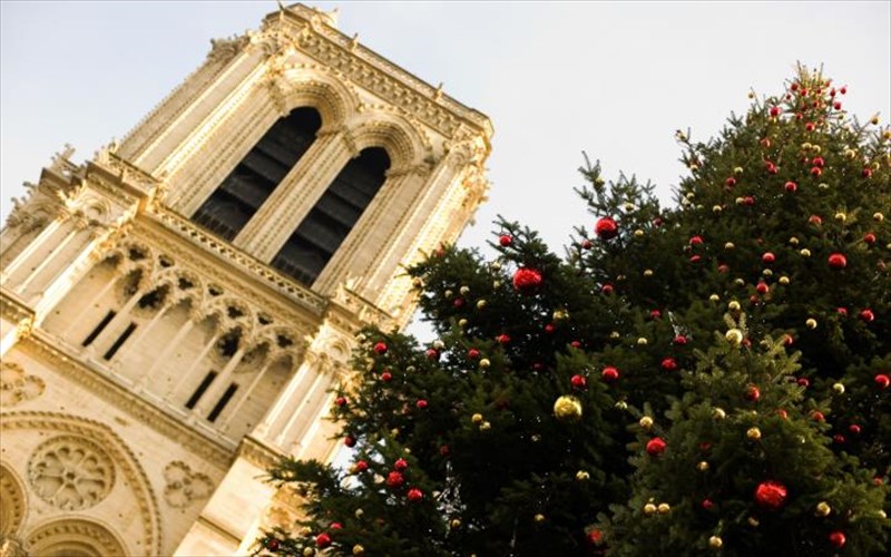 ta-xristougenna-epitrepetai-ta-oneira-mas-na-einai-trela