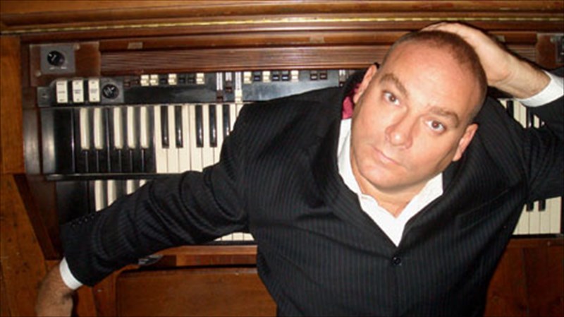 o-tzazistas-James-taylor-sto-half-note