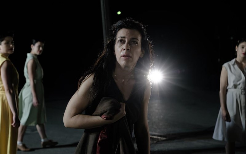 ilektra-o-d-tarloou-stin-proti-tou-skinothesia-arxaiou-dramatos-stin-epidauro