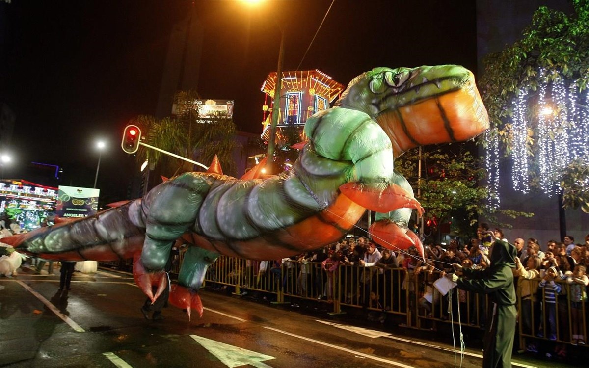 carnival-of-lights-dance-myths-and-legends-in-medellin