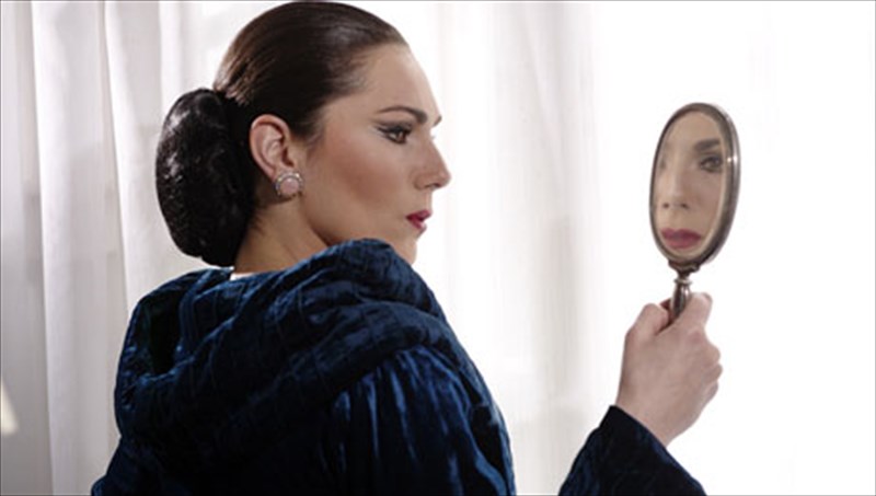 theatrikos-monologos-gia-ti-maria-kallas