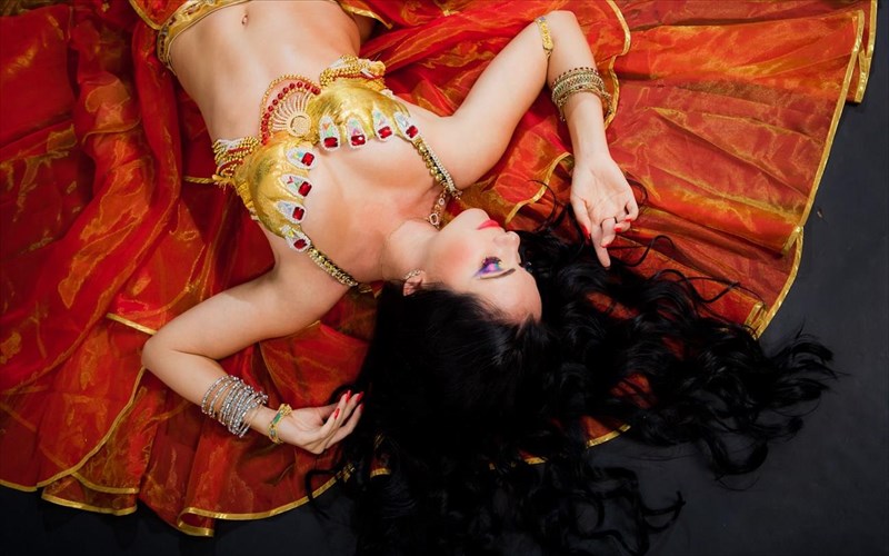 nourmpanou-apo-to-xaremi-stis-prothikes-ton-bibliopoleion