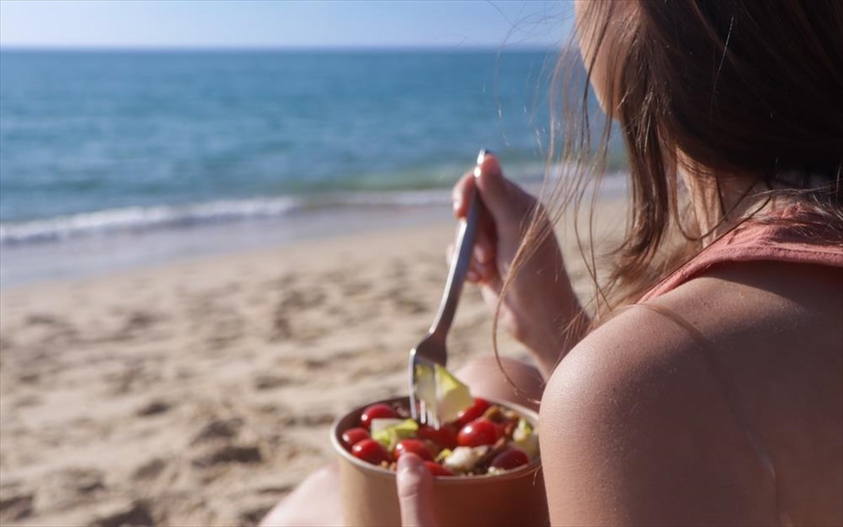 gunaika-paralia-fagito