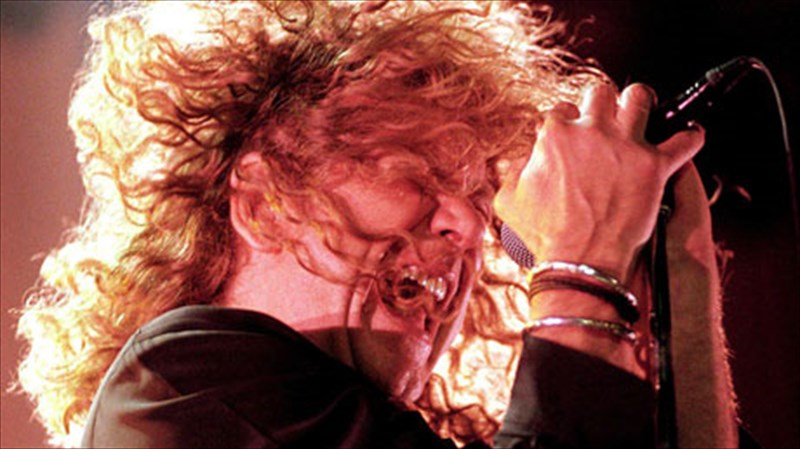 o-robert-plant-apokleiei-epanenosi-ton-led-zeppelin