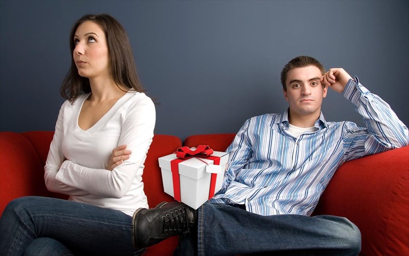 ta-xeirotera-dora-pou-se-kamia-periptosi-den-prepei-na-xarisete-pote-se-kanenan