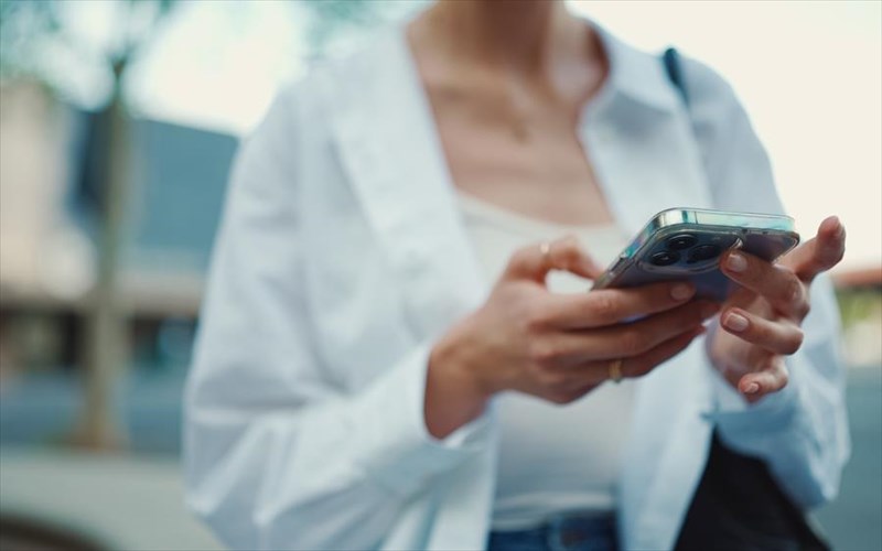 tiktok-stin-ellada-mipos-exei-kai-ti-thetiki-tou-pleura