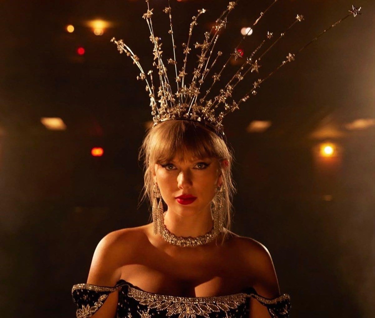 taylor-swift-celia-kritharioti