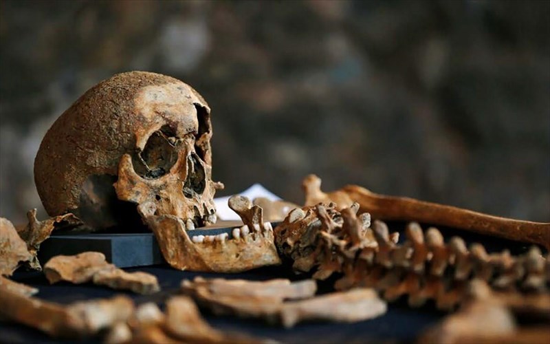 mauros-thanatos-poios-itan-o-protos-katagegrammenos-asthenis-protos-katagegrammenos-asthenis