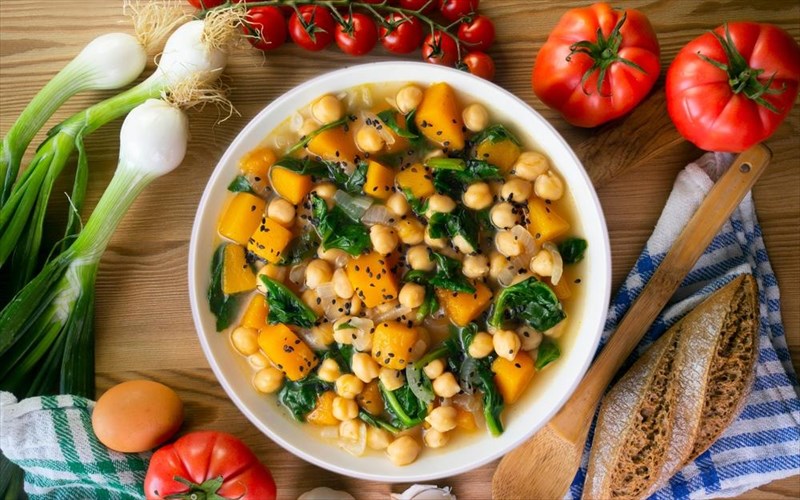 rebithada-me-kolokutha-kai-spanaki-ftiakste-tin-pio-comfort-suntagi-tou-fthinoporou