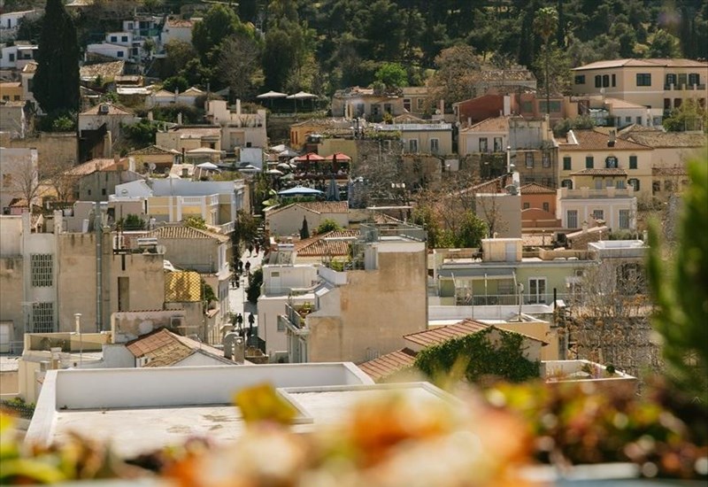 athinaiki-taratsa-ta-sabbatokuriaka-apoktoun-thea