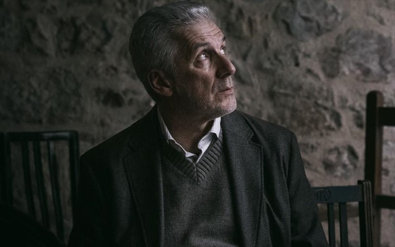 o-arximastoras-solnes-parousiazetai-sto-theatro-tis-odou-kukladon