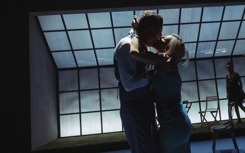 o-baggelis-theodoropoulos-mas-sustinei-to-brabeumeno-mexri-na-sbisoun-t-astra