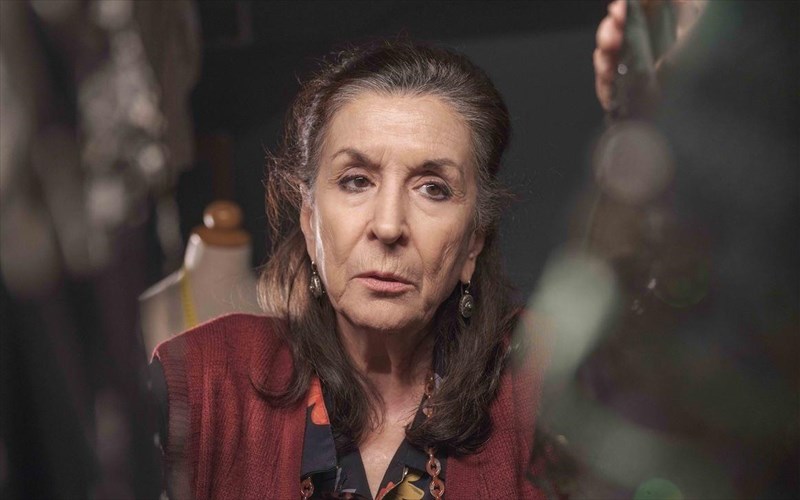 eidame-tin-parastasi-mia-zoi--o-monologos-mias-modistras-o-monologos-mias-modistras