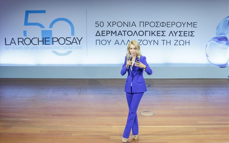 i-la-roche-posay-egkainiazei-ti-nea-epoxi-tis-antigiransis-me-to-hyalu-b5-suractivated