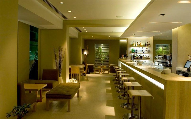 echoes-me-neo-ananeomeno-kai-enallaktiko-profil