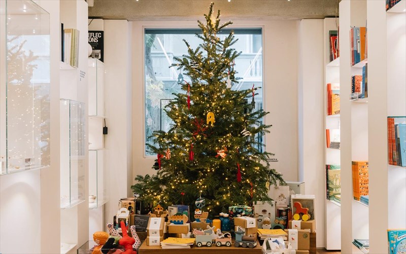 ta-xristougenna-sto-mouseio-kukladikis-texnis-einai-gia-olous