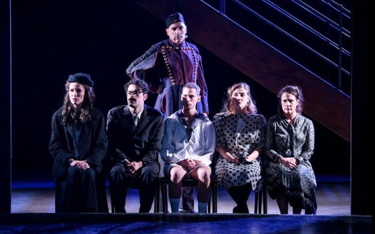 theatro-texnis-karolou-koun-trito-stefani