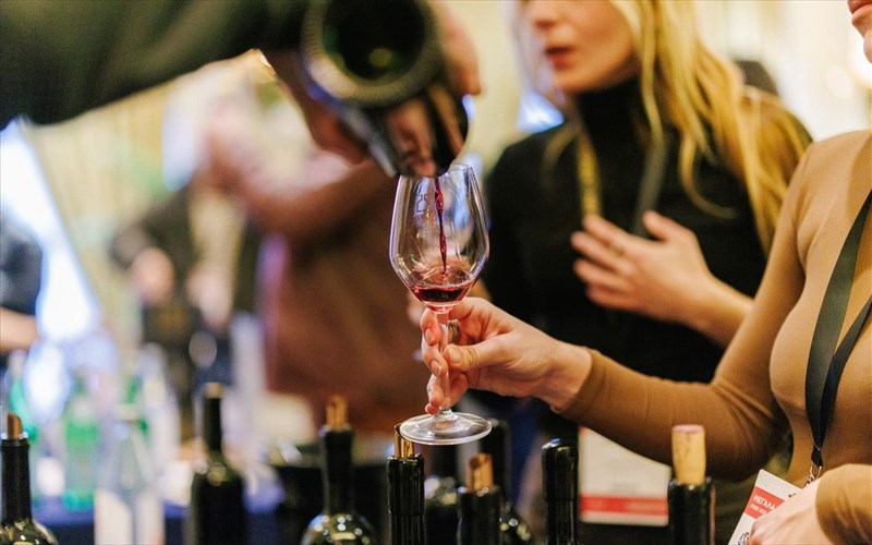 megala-kokkina-krasia-2025-i-elit-tou-kokkinou-krasiou-sto-king-george