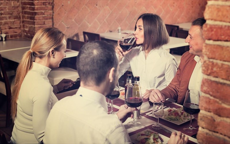 i-phao-stories-around-thetable-ksanaxtupa-me-mia-akomi-monadiki-empeiria-geusis-sto-neo-irakleio-stories-around-thetable-ksanaxtupa-me-mia-akomi-monadiki-empeiria-geusis-sto-neo-irakleio