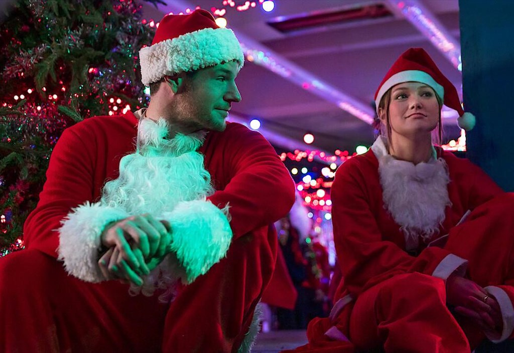 oi-nees-xristougenniatikes-tainies-tou-netflix-apo-ti-xeiroteri-stin-kaluteri