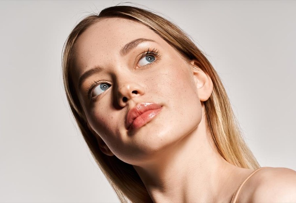 omorfia-gunaika-prosopo-derma