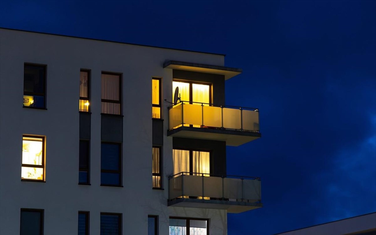 ayta-ta-simadia-deichnoyn-oti-ena-spiti-einai-adeio-kai-ta-vlepoyn-kai-oi-diarriktes